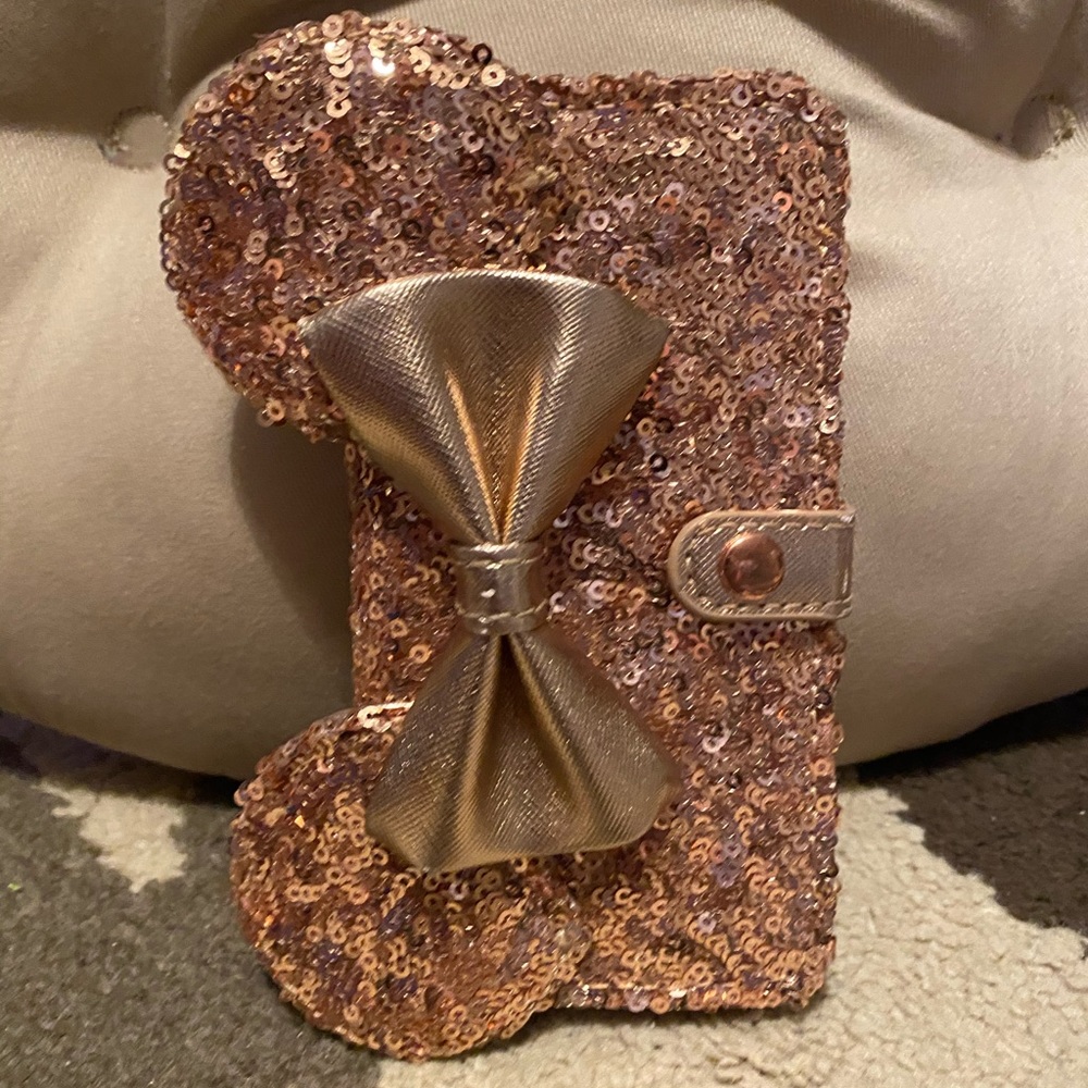 Rose gold Minnie Mouse case/wallet